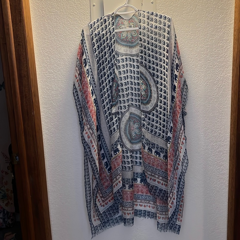 Elephant lightweight wrap short sleeve shawl